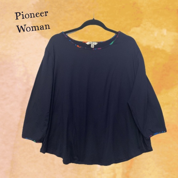 The Pioneer Woman Navy Blue and Floral Pajama Set 26”p2p 25”length - Picture 2 of 3